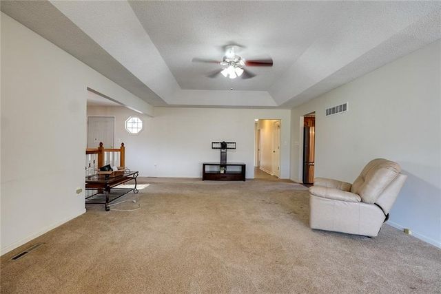 1225 Berry Road, Independence, MO 64057