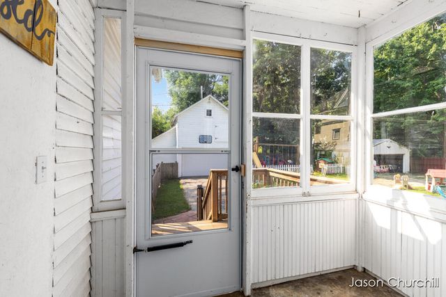 521 Trowbridge Street, Allegan, MI 49010