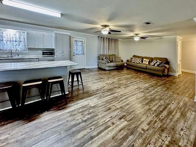 515 Douglas Dr, Houma, LA 70364