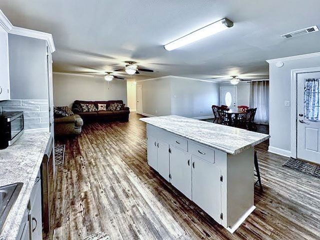 515 Douglas Dr, Houma, LA 70364