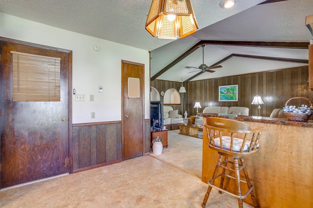 206 Laura Drive, Burleson, TX 76028