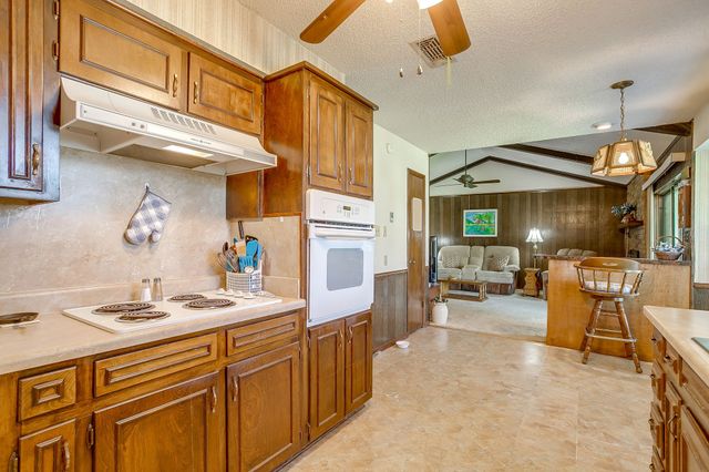 206 Laura Drive, Burleson, TX 76028