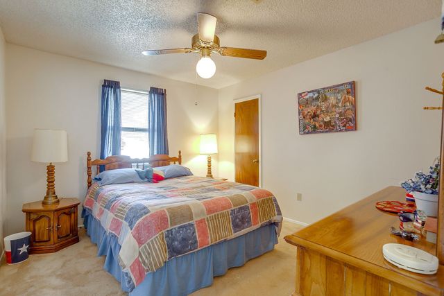 206 Laura Drive, Burleson, TX 76028