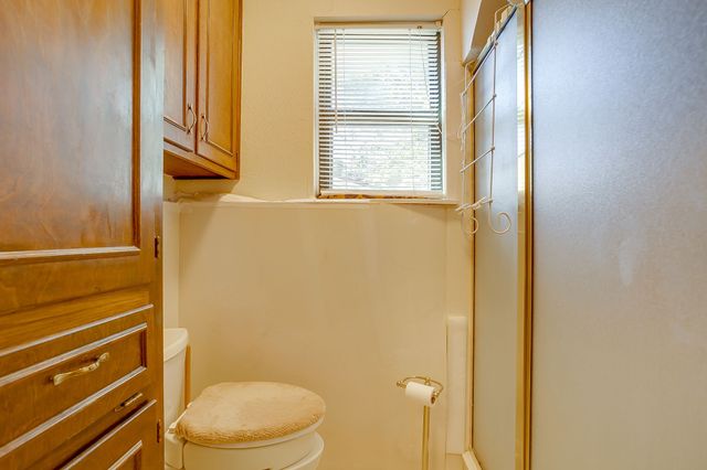 206 Laura Drive, Burleson, TX 76028