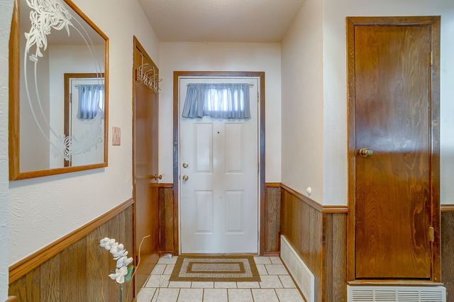 206 Laura Drive, Burleson, TX 76028