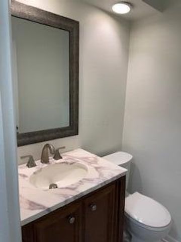 1883 Willoway Circle N, Columbus, OH 43220