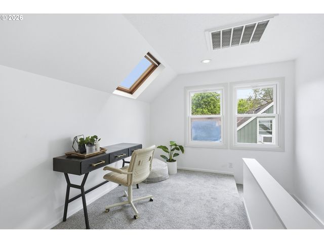 4526 Ne OREGON St, Portland, OR 97213