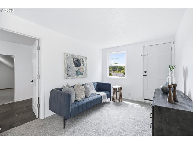 4526 Ne OREGON St, Portland, OR 97213