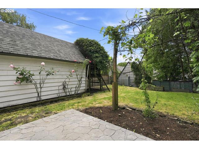4526 Ne OREGON St, Portland, OR 97213
