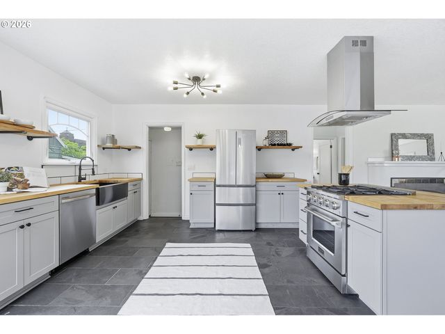 4526 Ne OREGON St, Portland, OR 97213