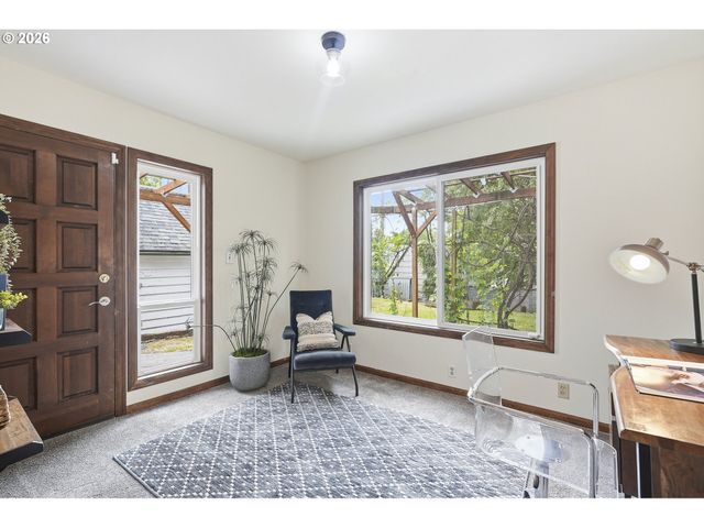 4526 Ne OREGON St, Portland, OR 97213