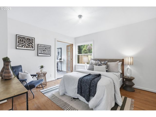 4526 Ne OREGON St, Portland, OR 97213