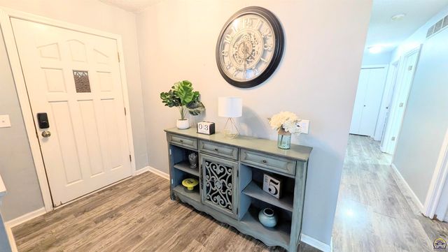 916 W 7th Ave, Emporia, KS 66801