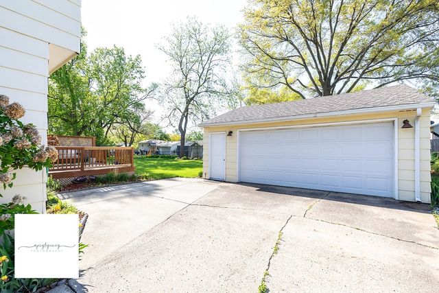 6404 Meredith Drive, Urbandale, IA 50322