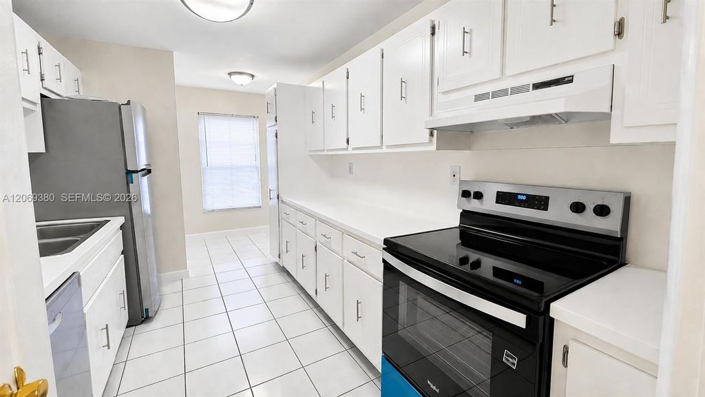 7345 W 4th Avenue 402, Hialeah, FL 33014