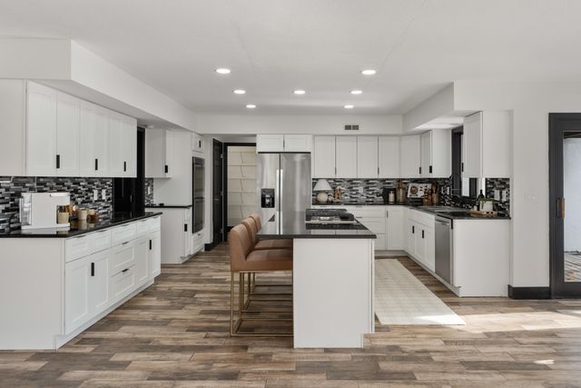 9044 Esin Court, Powell, OH 43065