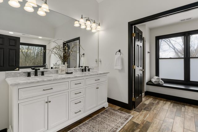 9044 Esin Court, Powell, OH 43065