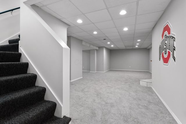 9044 Esin Court, Powell, OH 43065