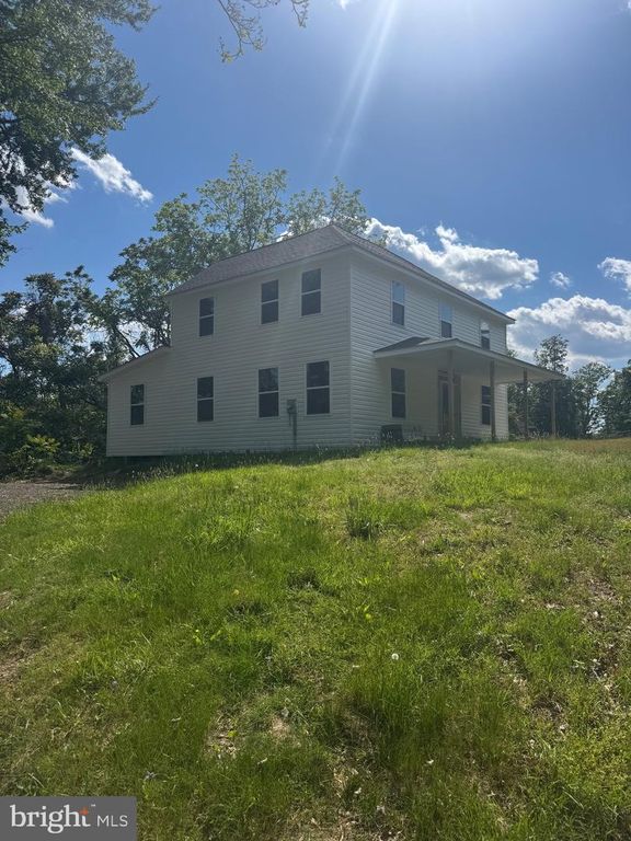 Image 1 of property listing at 1650 SKINNERS TURN RD, Owings, MD 20736