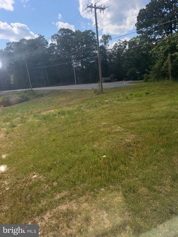 Image 10 of property listing at 1650 SKINNERS TURN RD, Owings, MD 20736