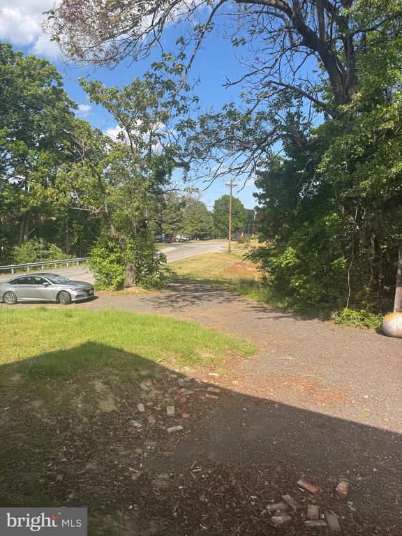 Image 14 of property listing at 1650 SKINNERS TURN RD, Owings, MD 20736