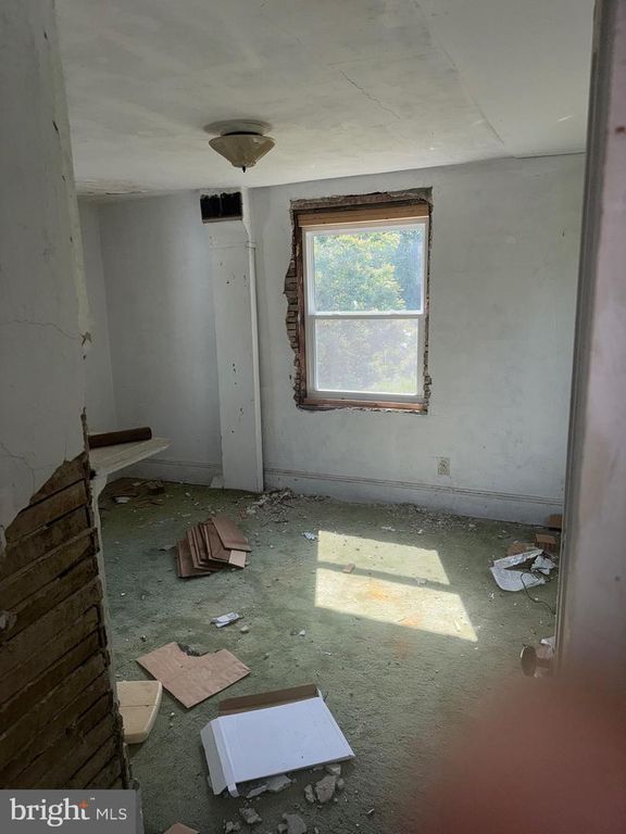 Image 32 of property listing at 1650 SKINNERS TURN RD, Owings, MD 20736