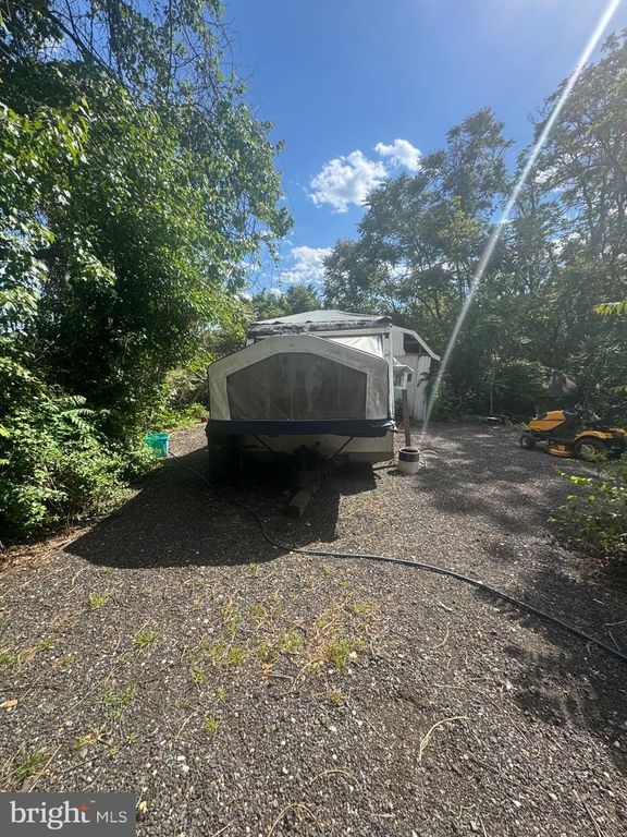 Image 65 of property listing at 1650 SKINNERS TURN RD, Owings, MD 20736