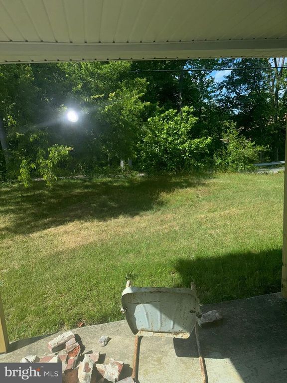 Image 8 of property listing at 1650 SKINNERS TURN RD, Owings, MD 20736