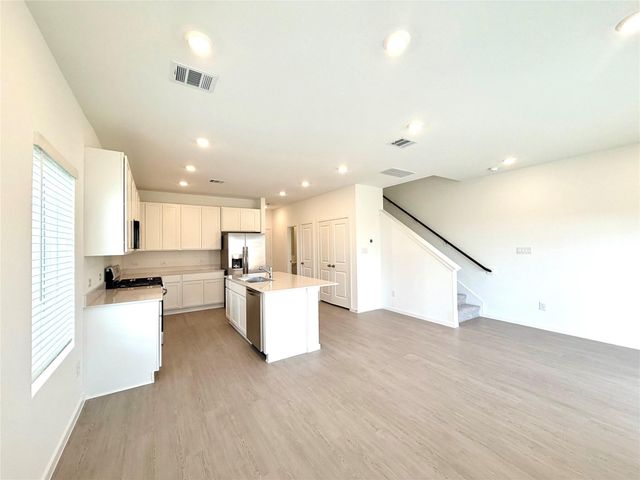 2115 Salinas Drive, Rosharon, TX 77583