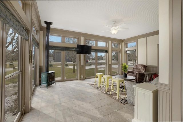 1485 N Riverline DRIVE, Oconomowoc, WI 53066