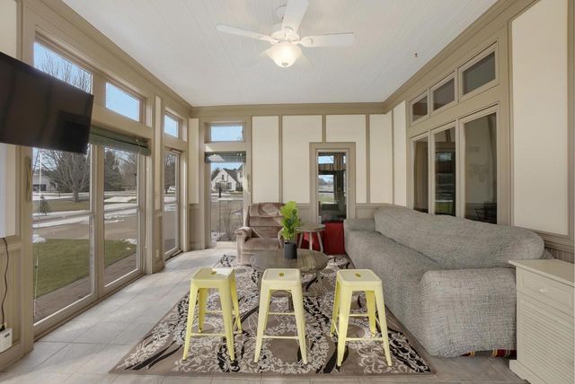 1485 N Riverline DRIVE, Oconomowoc, WI 53066