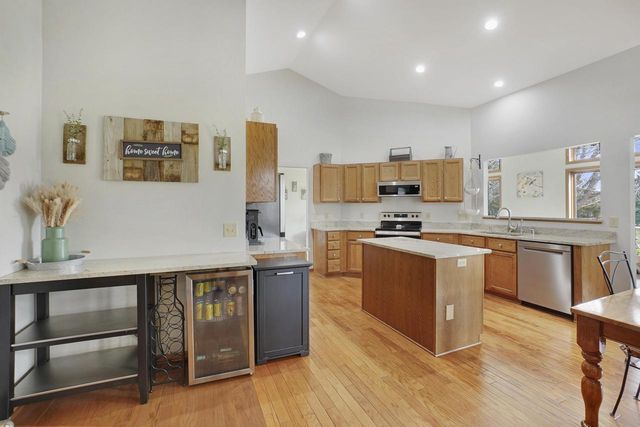 1485 N Riverline DRIVE, Oconomowoc, WI 53066