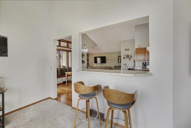 1485 N Riverline DRIVE, Oconomowoc, WI 53066