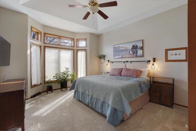 1485 N Riverline DRIVE, Oconomowoc, WI 53066