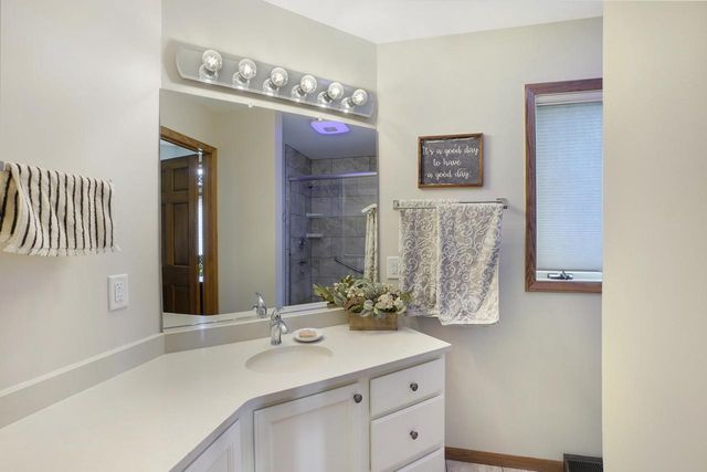 1485 N Riverline DRIVE, Oconomowoc, WI 53066