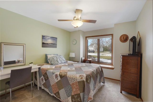 1485 N Riverline DRIVE, Oconomowoc, WI 53066