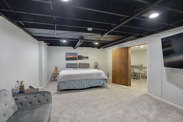 1485 N Riverline DRIVE, Oconomowoc, WI 53066