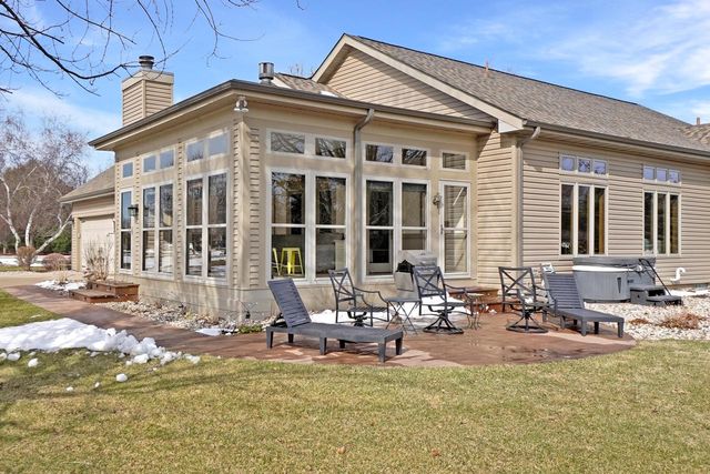 1485 N Riverline DRIVE, Oconomowoc, WI 53066