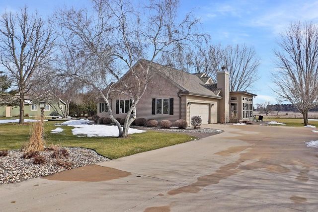 1485 N Riverline DRIVE, Oconomowoc, WI 53066