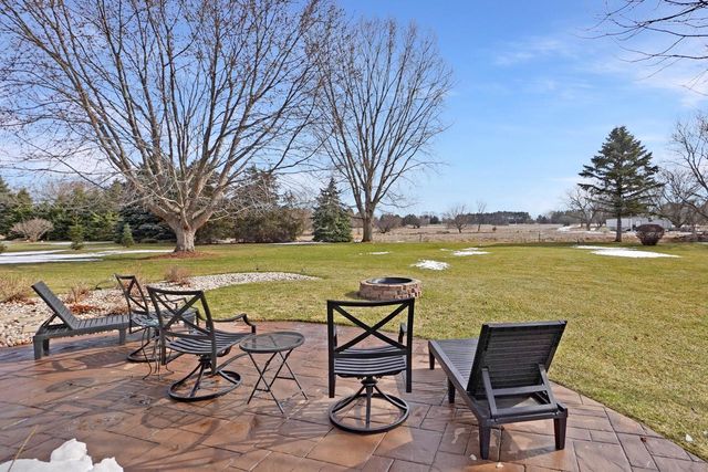 1485 N Riverline DRIVE, Oconomowoc, WI 53066