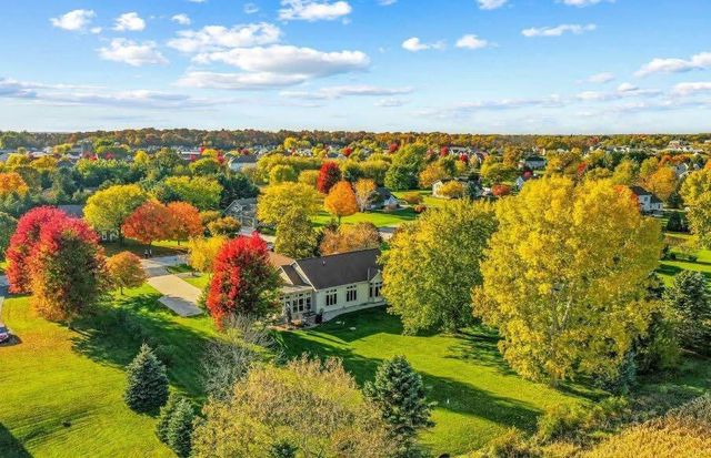 1485 N Riverline DRIVE, Oconomowoc, WI 53066