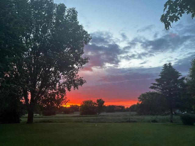 1485 N Riverline DRIVE, Oconomowoc, WI 53066