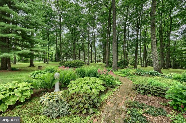 2850 IRONSTONE HILL RD, York, PA 17403