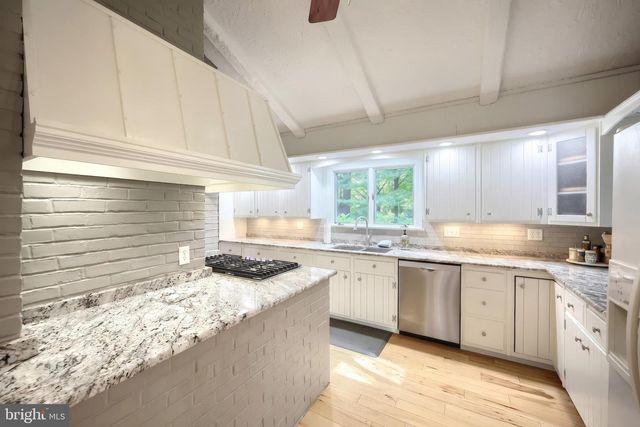 2850 IRONSTONE HILL RD, York, PA 17403