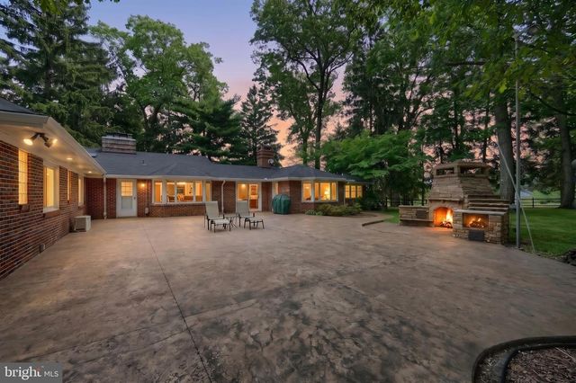 2850 IRONSTONE HILL RD, York, PA 17403