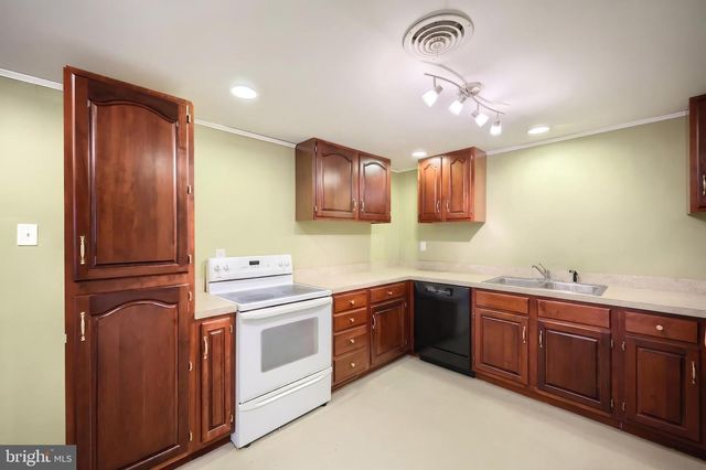 2850 IRONSTONE HILL RD, York, PA 17403
