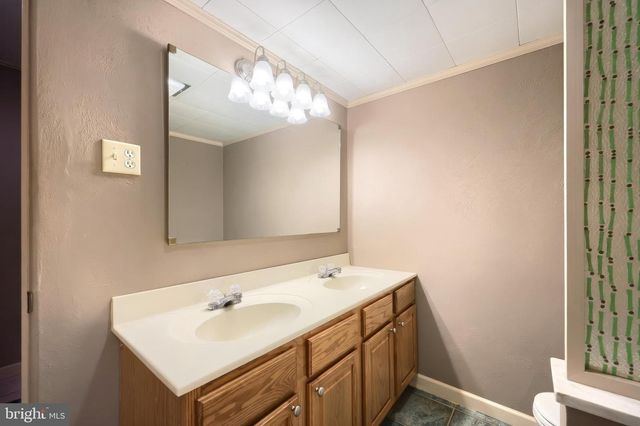 2850 IRONSTONE HILL RD, York, PA 17403