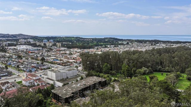 2770 19th Avenue 52, San Francisco, CA 94132