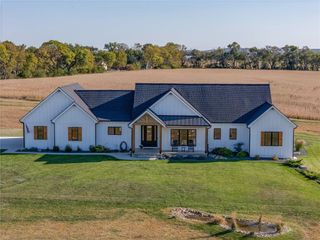 1072 E 1466 Road, Lawrence, KS 66046