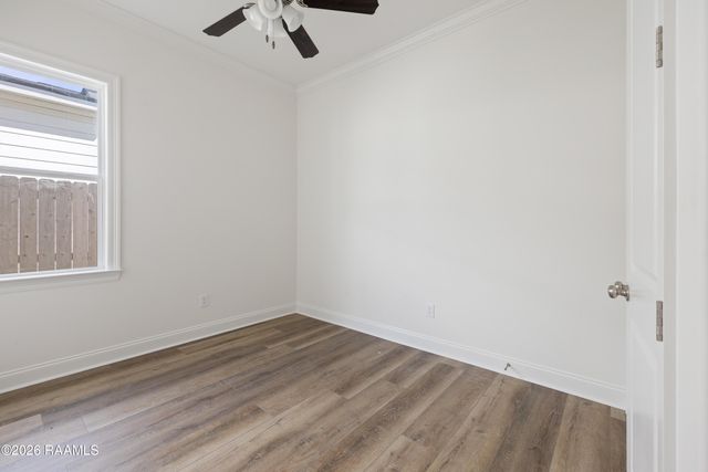 128 Jagged Grove Lane, Youngsville, LA 70592